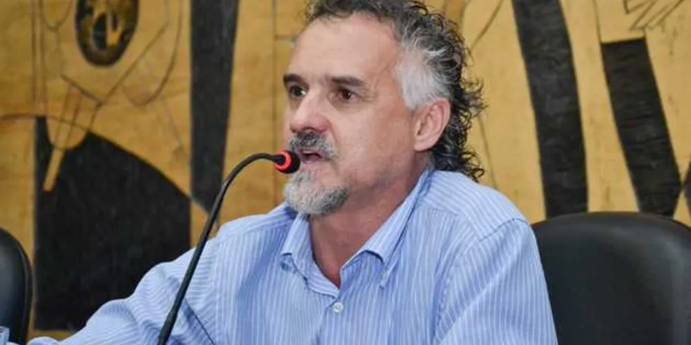 Florenal usou a tribuna para "comemorar" mudança de nome do PTN