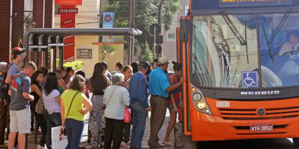 Coletivos deverão transitar com passagem no valor de R$ 3,20 da sexta-feira (19)