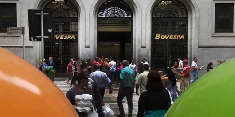 Após paralisação de meia hora, negócios foram retomados a 9% de queda | EBC