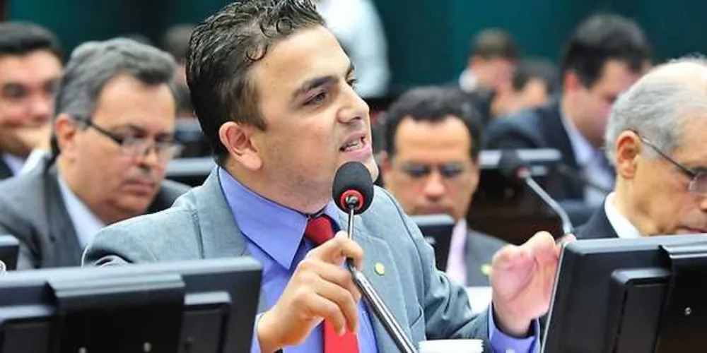 Imagem ilustrativa da imagem Aliel quer renúncia de Temer e eleições diretas