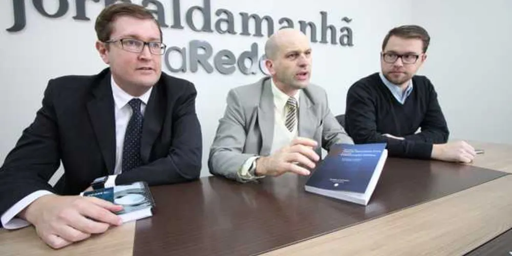 Na foto, Renê Francisco Hellman, Kleber Cazzaro e João Paulo Deschk 