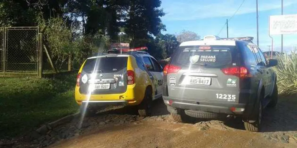 A A Polícia Civil, Militar, Bombeiros Comunitários e Instituto Médico Legal (IML) foram mobilizados até a fazenda