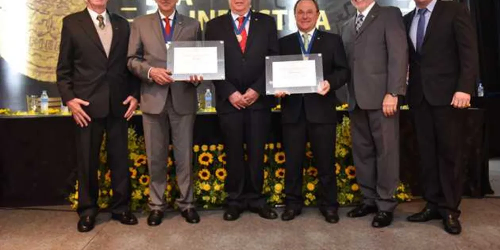 Imagem ilustrativa da imagem Braslumber e Calpar recebem o 'Mérito Empresarial'