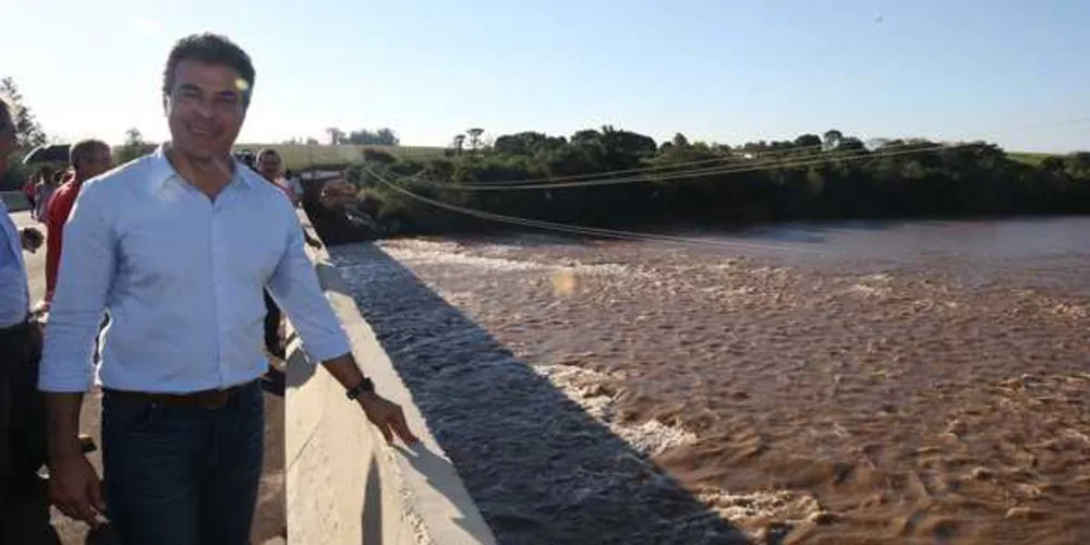 Imagem ilustrativa da imagem Richa inaugura ponte no norte do Paraná