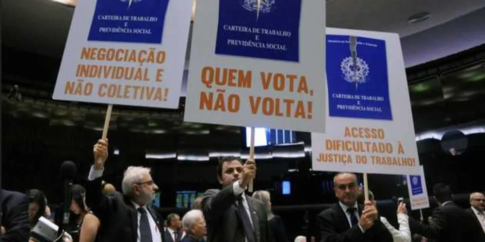 Relatório do senador Ricardo Ferraço (PSDB-ES) rejeita todas as quase 200 emendas apresentadas por senadores
