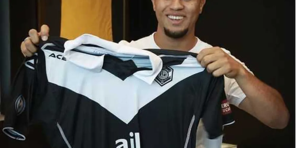 Imagem ilustrativa da imagem Atacante de sucesso na Suíça passa férias em PG