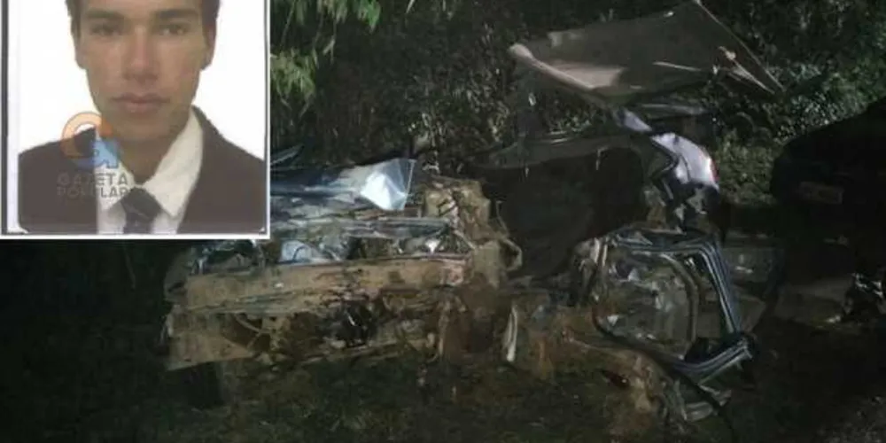 Carro conduzido pela vítima fatal ficou totalmente destruído | Gazeta Popular