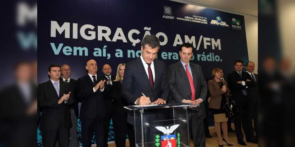 Imagem ilustrativa da imagem Cinco emissoras AM migram para a frequência FM em PG