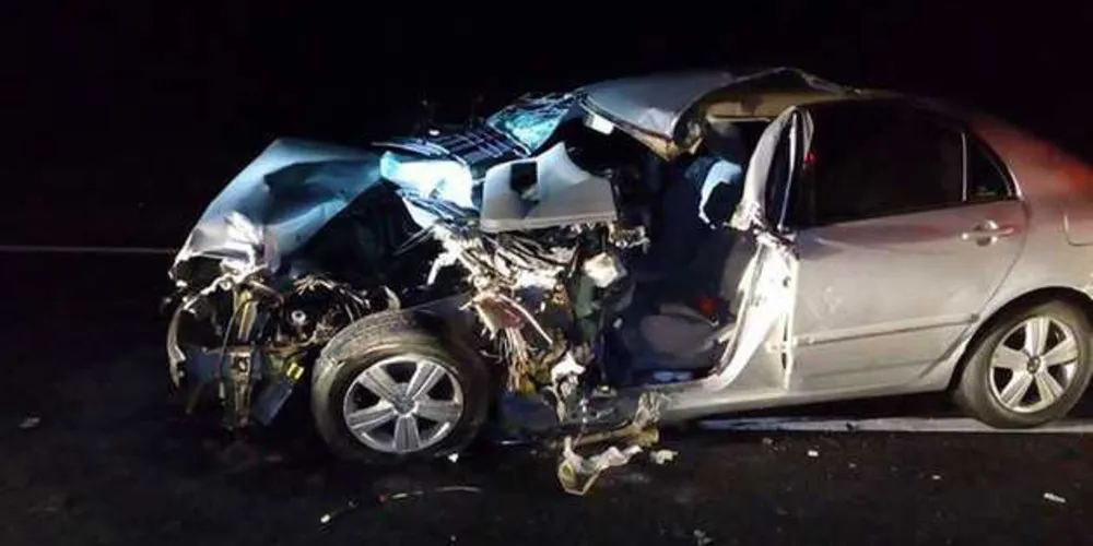 No carro estavam duas mulheres e uma criança. A condutora ficou em estado grave