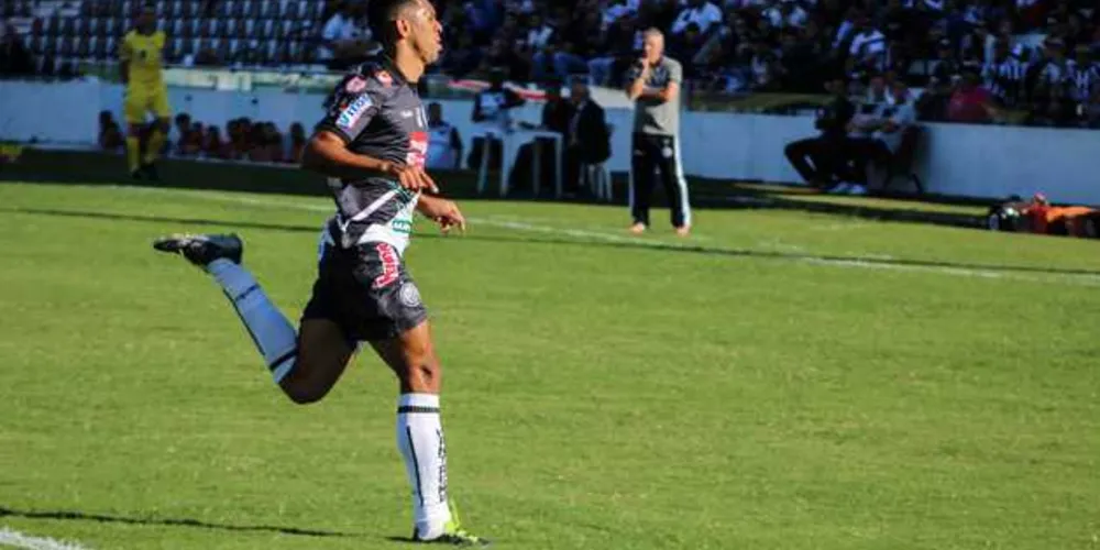 Capitão destaca espírito de equipe e força do grupo na vitória suada por 1 a 0 contra o XV | João Vitor Rezende/RBM Assessoria