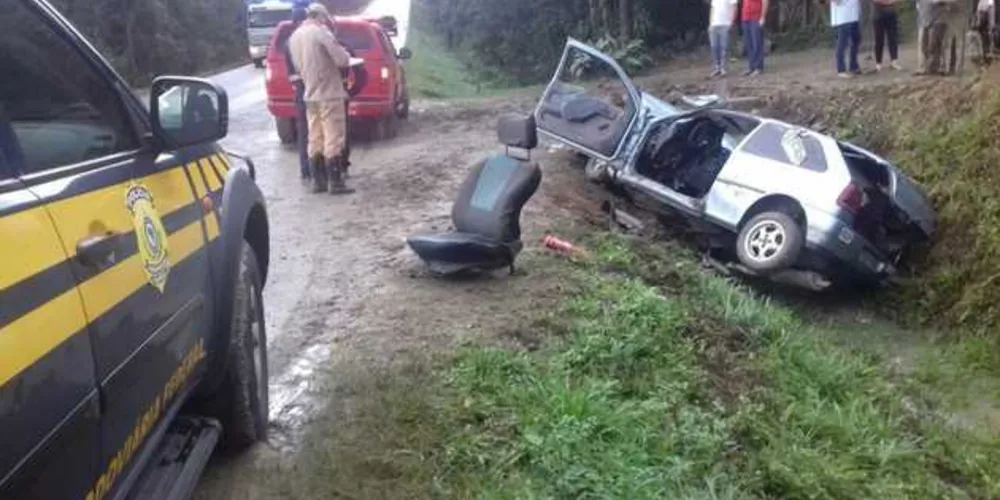 Acidente aconteceu na BR-153, entre os municípios de Rebouças e Rio Azul | Divulgação/PRF