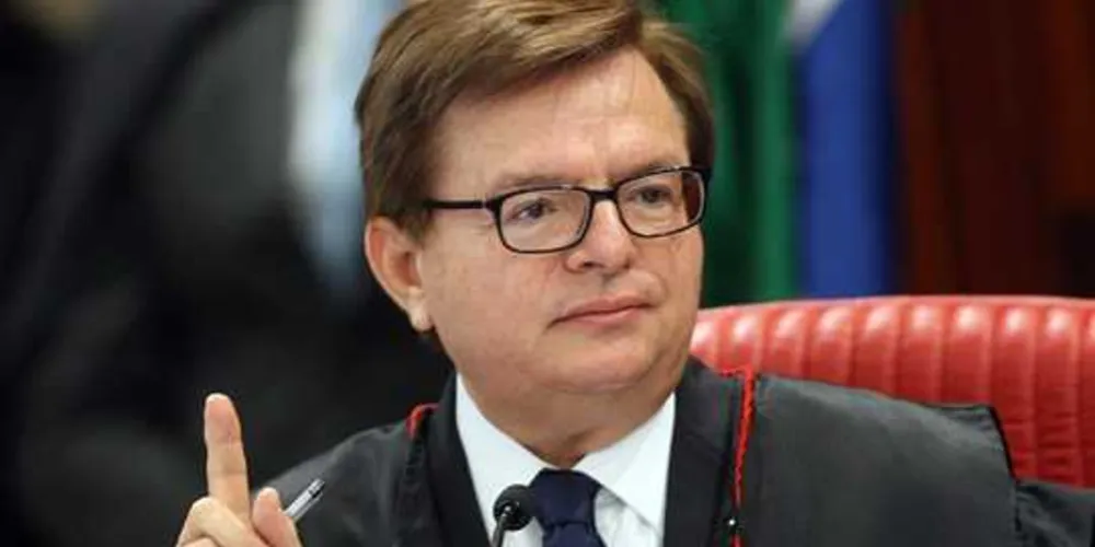 Segundo entendimento do ministro Herman Benjamin, houve abuso de poder econômico e político
