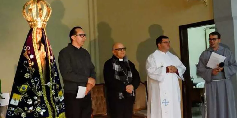 A imagem peregrina foi recebida, oficialmente, nesta sexta-feira, na Paróquia São Francisco