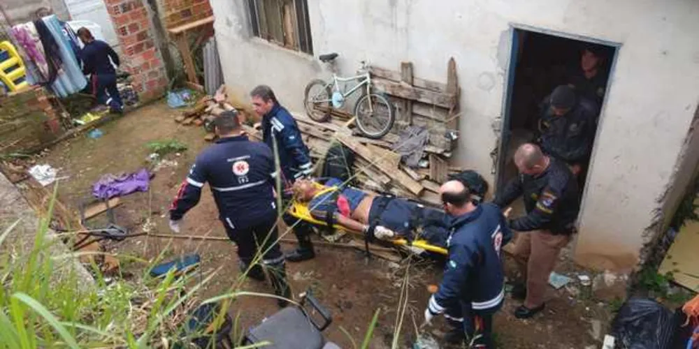 A Polícia Militar conseguiu localizá-lo e prendê-lo ainda pela manhã. Ele havia se escondido numa casa abandonada, na Vila XV