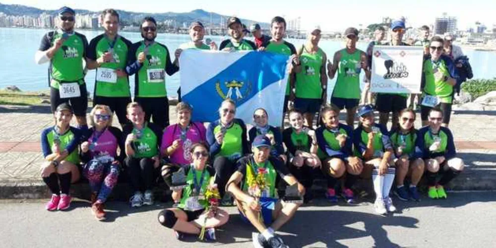 Imagem ilustrativa da imagem Atletas de PG conquistam medalhas na Meia Maratona de Florianópolis