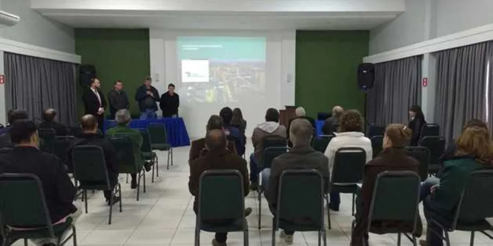 Imagem ilustrativa da imagem APD e prefeitura apresentam estudo socioeconômico a lideranças