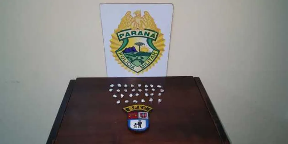 Jovem de 18 anos disse ser usuário e garantiu que todas as pedras eram para consumo próprio | aRede/COP