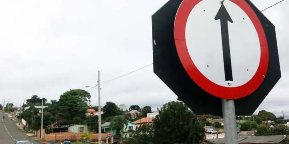 Equipes da AMTT já realizam a adequação da sinalização vertical e horizontal no entorno das ruas 