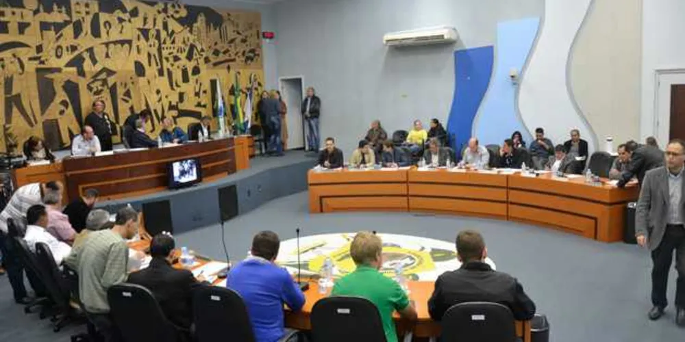 Vereadores iniciaram discussão sobre debate polêmico
