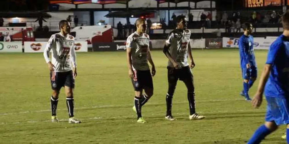 Agora, Fantasma precisa vencer os três últimos jogos e torcer para tropeços dos adversários | Bianca Machado/Operário