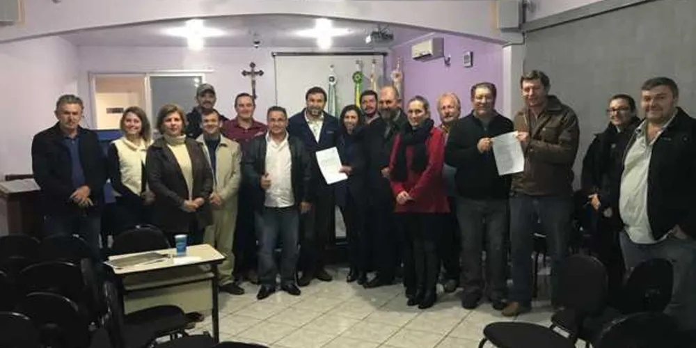 Imagem ilustrativa da imagem Marcio Pauliki entrega recursos para Ipiranga