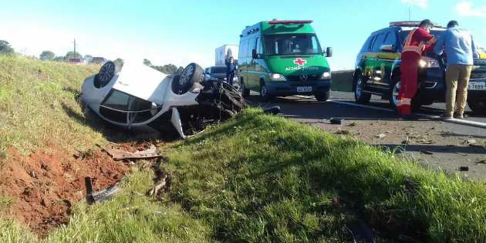 Imagem ilustrativa da imagem Veículo invade pista e atinge caminhão na BR-373