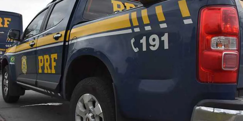 Imagem ilustrativa da imagem Tombamento de caminhão deixa dois mortos na BR-376