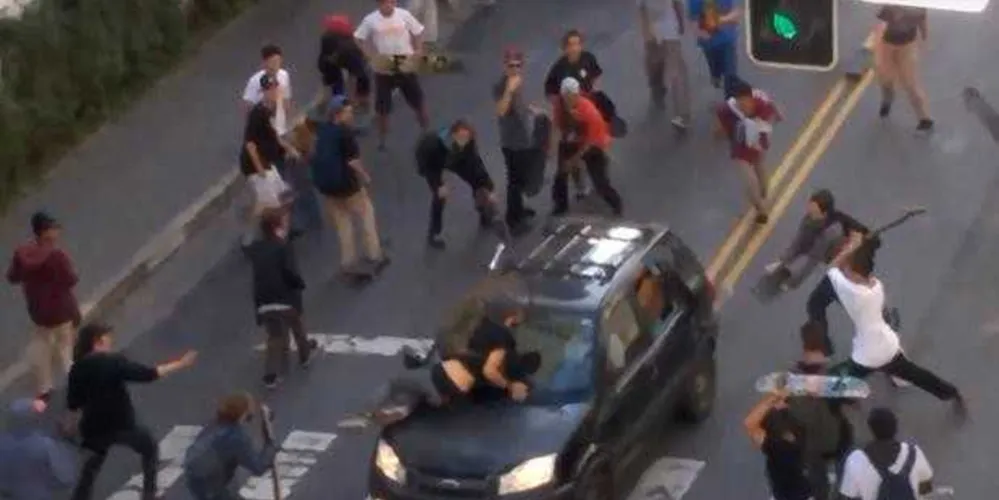Imagem ilustrativa da imagem Carro atropela skatistas que participavam de evento em SP