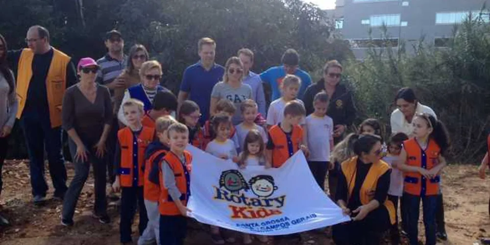 Projeto denominado pelo clube de Projeto Gralha Azul reforçou ações em parque municipal
