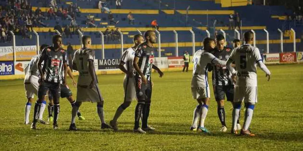 No primeiro jogo entre as equipes, em Francisco Beltrão, vitória dos donos da casa por 2 a 1 | Divulgação/Operário
