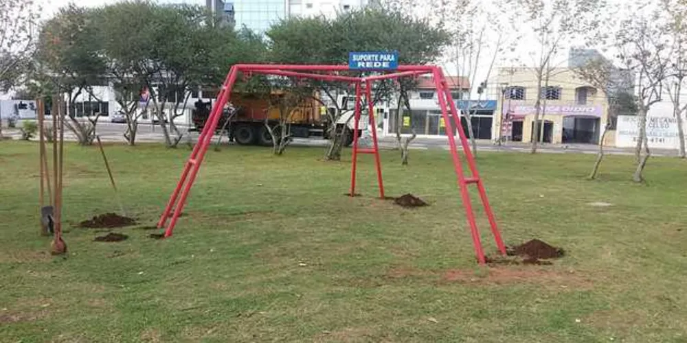 Imagem ilustrativa da imagem Parque Ambiental ganha suporte para redes de descanso