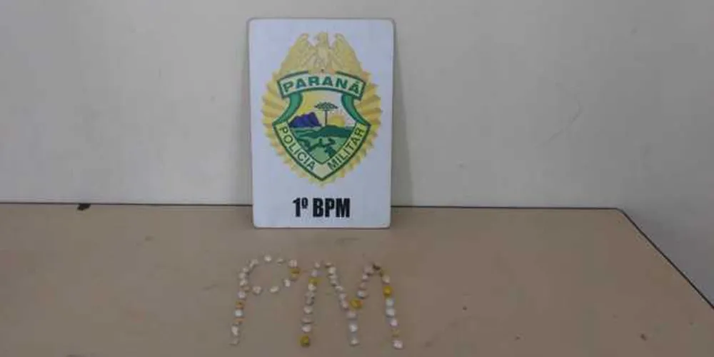 Pacote com 53 pedras de crack foi entregue à Polícia Militar | aRede/COP