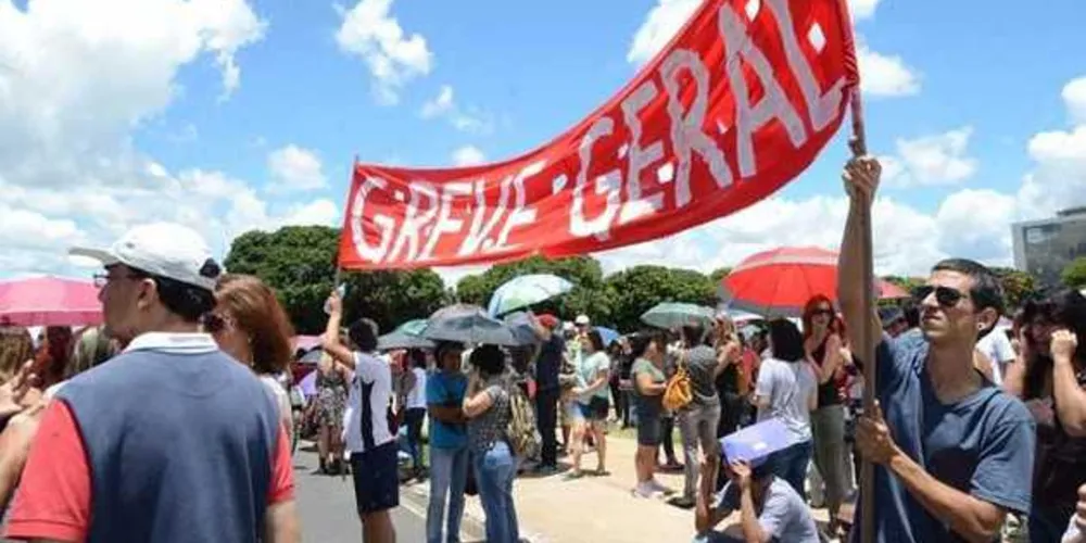Imagem ilustrativa da imagem Greve geral mobiliza entidades em Ponta Grossa nesta sexta