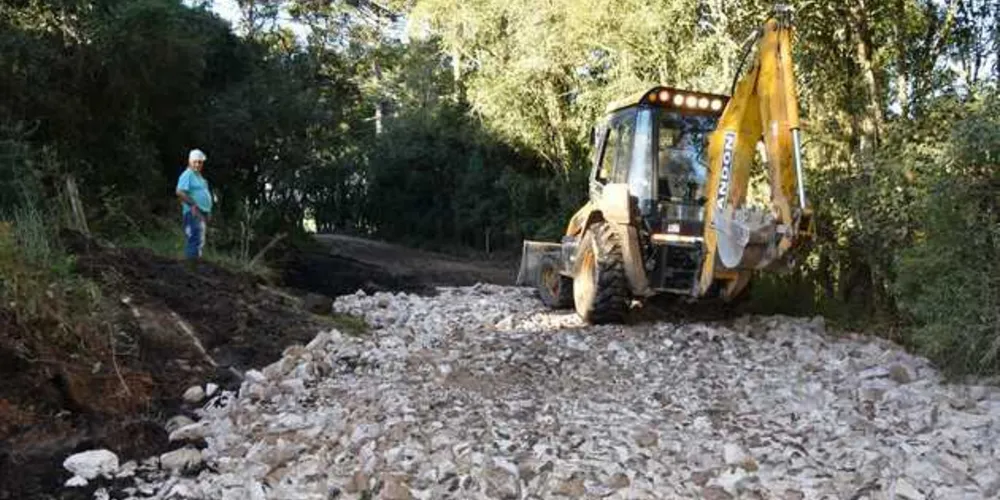 Estrada na região do Catanduvas é usada diariamente para escoar a produção de leite da região | Divulgação