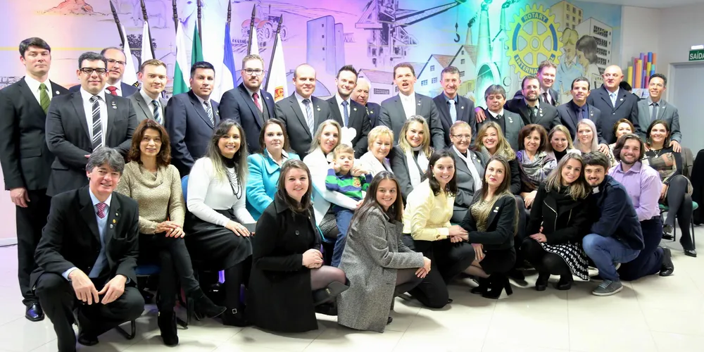 Todos os membros do Rotary Alagados e do Rotaract Alagados