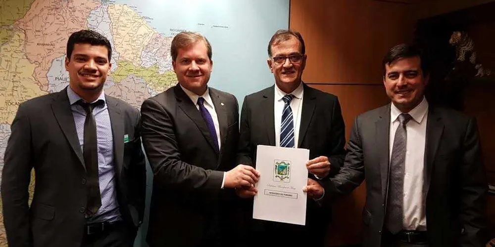 Imagem ilustrativa da imagem Prefeito de Tibagi obtém mais R$ 1,3 mi em Brasília