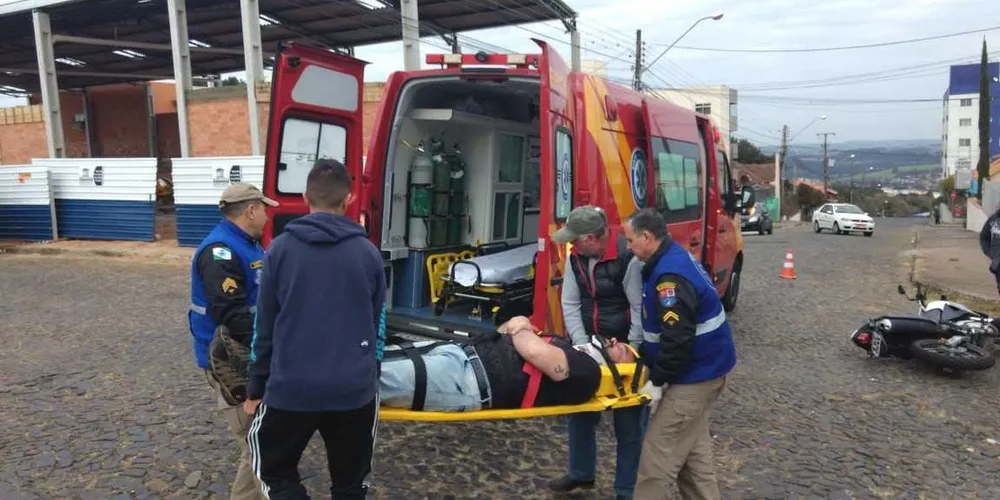 Imagem ilustrativa da imagem Acidente entre carro e moto deixa um ferido em PG