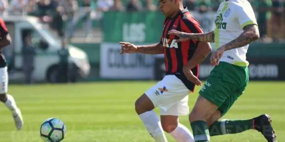 Imagem ilustrativa da imagem Atlético fica no empate com a Chapecoense pelo Brasileirão