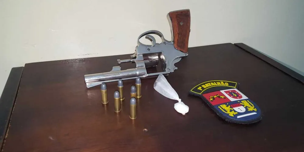 Rapaz de 19 anos foi preso com a arma, pagou fiança e vai responder em liberdade | aRede/COP