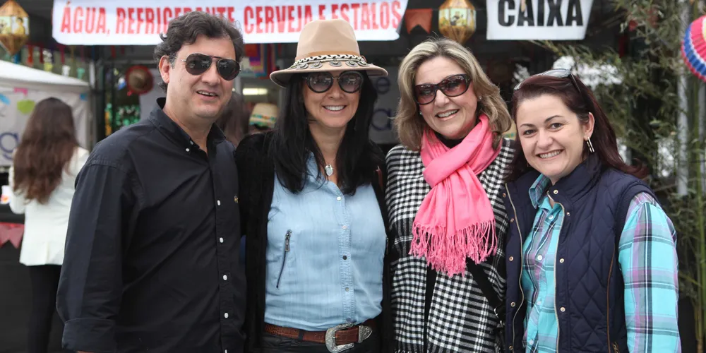Camilo Rodrigues Cavatorta, Leontina Stadler, Indianara Milléo e Lorena Moreira