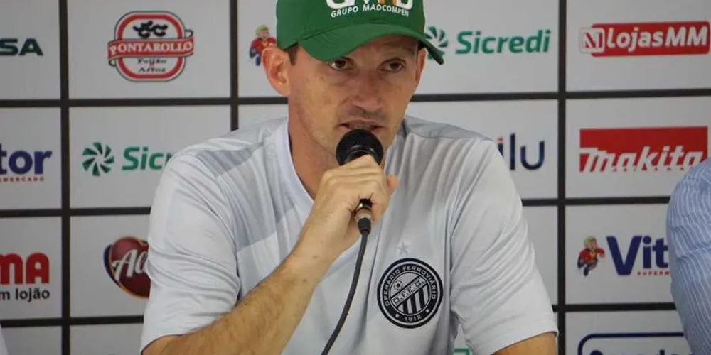 Destaque. Na coletiva de imprensa, o técnico Gerson Gusmão falou sobre os dois reforços contratados pela Fantasma para a Série D 