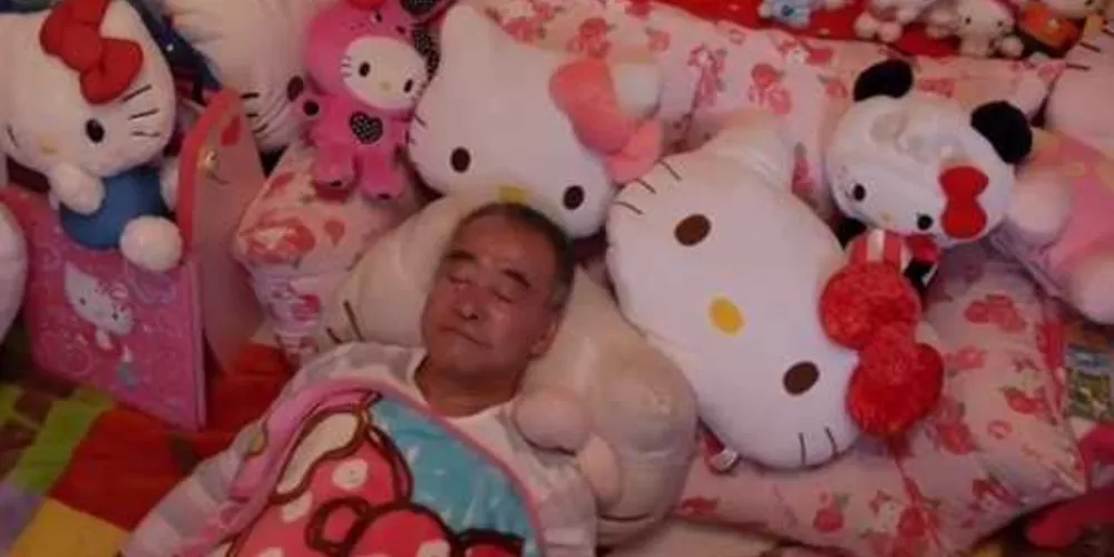 "E ele vive para a Hello Kitty”, relata sua esposa/ Foto: BBC Brasil