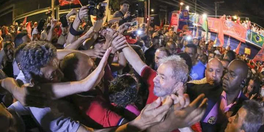 Imagem ilustrativa da imagem “Vou continuar andando por esse País”, diz Lula
