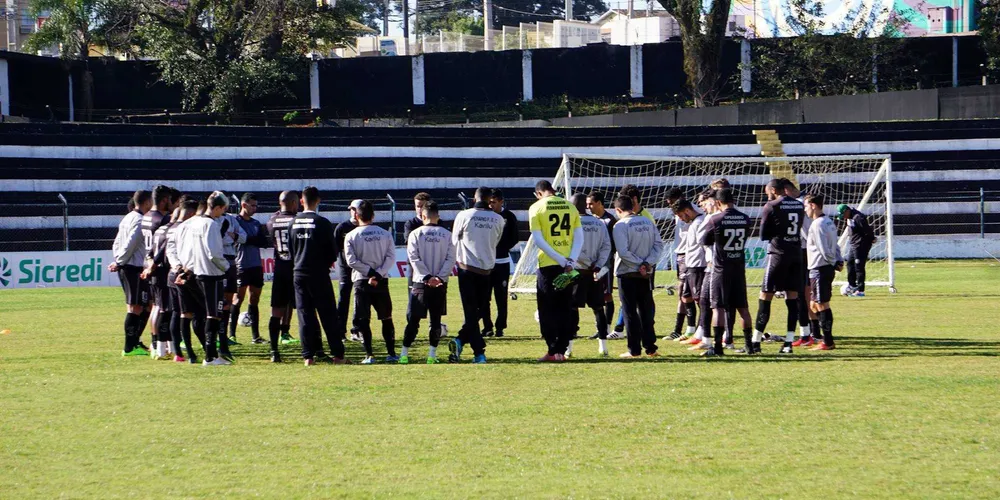 Fantasma encara a Desportiva podendo até perder por 1 a 0 | Bianca Machado/Operário