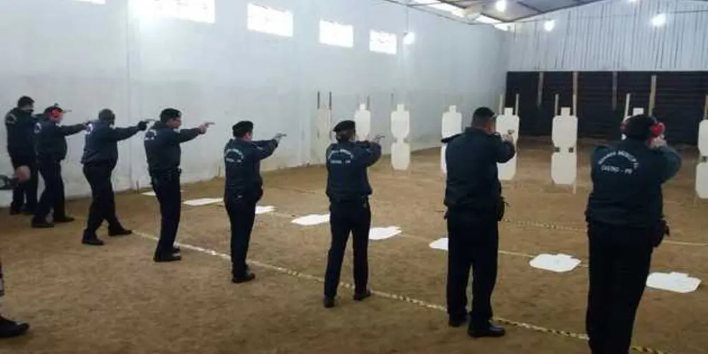 Curso foi ministrado pelo coronel Edmauro Assunção e pelo subtenente Nilson Monteiro Dias