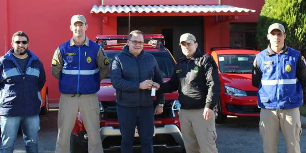 Imagem ilustrativa da imagem Palmeira recebe nova viatura para o Corpo de Bombeiros