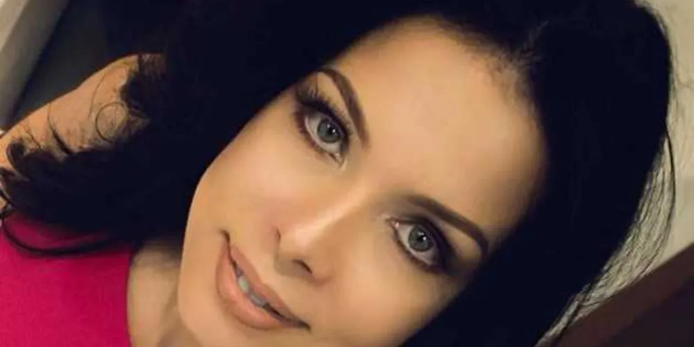 BDAY - Amanda Souza Roderjan celebra a passagem de seu aniversário na próxima quarta feira (26). Amanda é farmacêutica e bioquímica e responde pela Amanda Farmácia de Manipulações, além de todo destaque profissional, Amanda é uma das belas de sua geração. Da coluna RC os votos de sucesso em sua caminhada. 