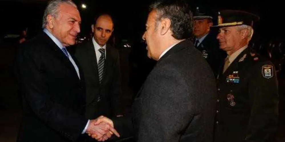 Imagem ilustrativa da imagem Temer diz na Argentina que a população entenderá aumento do PIS/Cofins