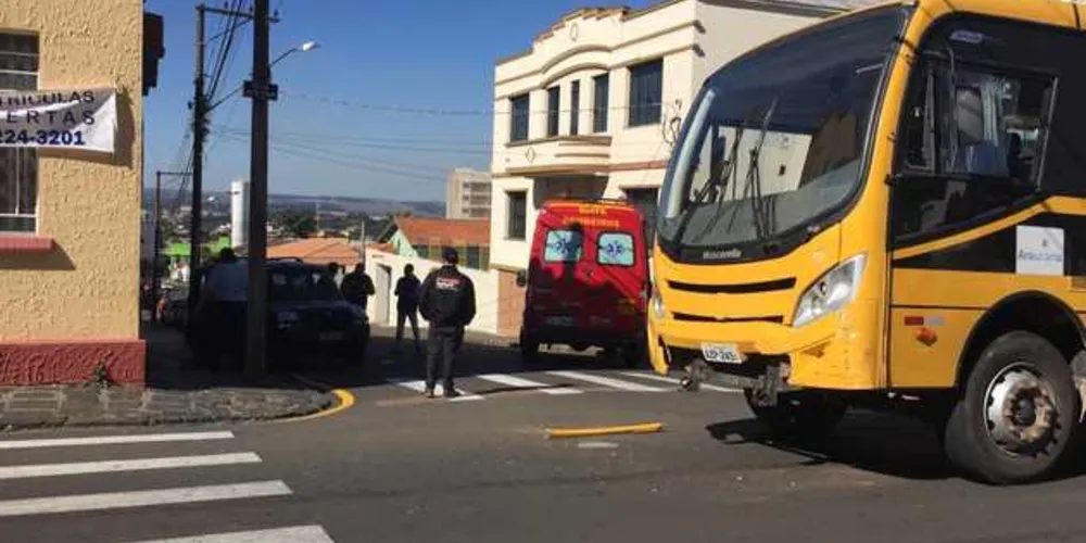 Imagem ilustrativa da imagem Acidente entre carro e ônibus deixa uma vítima em PG