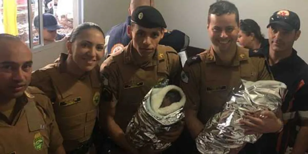 Imagem ilustrativa da imagem Polícia resgata gêmeas recém-nascidas em terreno baldio